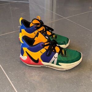 Nike Basketball Shoe - 7Y